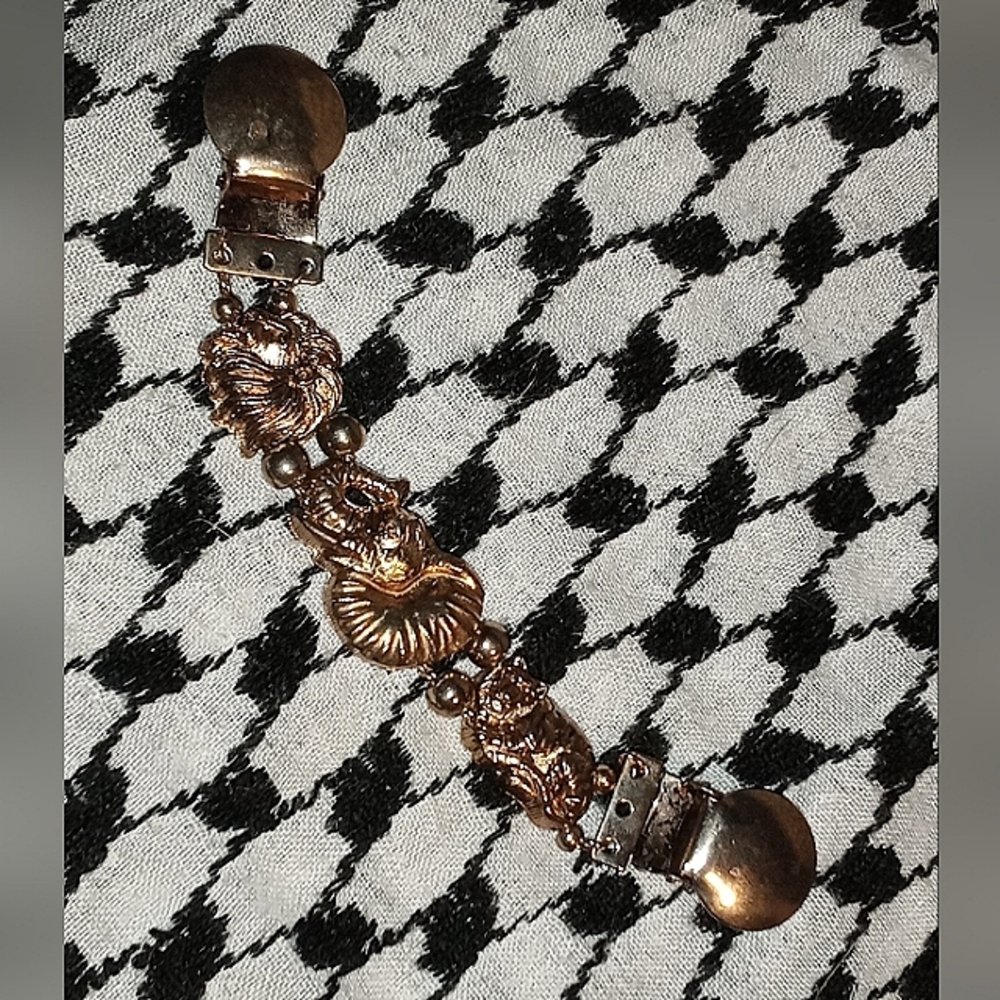 Vintage Gold Tone Sweater Cinch Clip